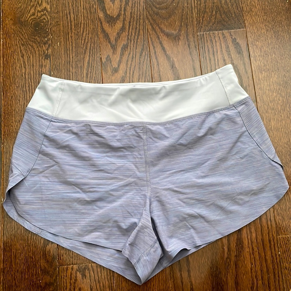 Athleta Run With It 3.5” short - Size M